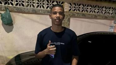 Jogador de futebol morto após pisar no pé de traficante terá órgãos doados