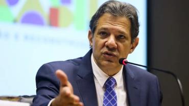 Haddad descarta elevar IOF para conter saída de dólares