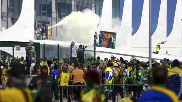 Políticos e jornalistas revivem 8 de janeiro: dia entrou para história