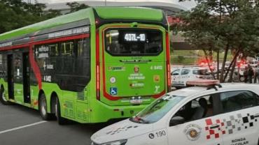 Homem armado com faca faz motorista refém em ônibus na Zona Leste de SP