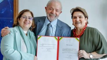 Lula empossa Márcia Lopes no Ministério das Mulheres