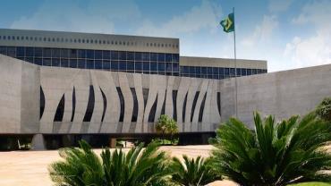 Moraes vota por Zambelli pegar 10 anos de prisão por invasão ao CNJ