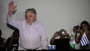 Deputados e senadores brasileiros lamentam morte de Mujica