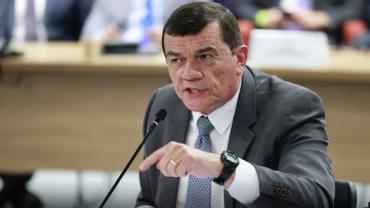 Ex-ministro diz que alertou Bolsonaro sobre gravidade de golpe