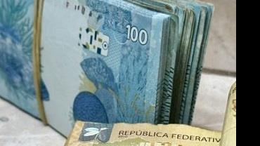 Estelionato: youtuber aplica golpes em mulheres e consegue relógio Rolex e milhões em dinheiro