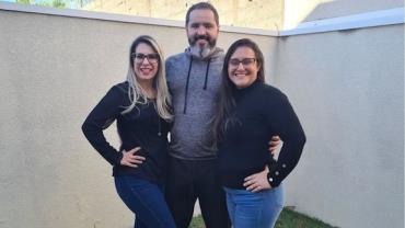 Justiça reconhece filha de trisal com nomes das duas mães e do pai
