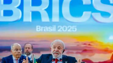 Adiar reforma na ONU torna mundo mais perigoso, diz Lula no Brics