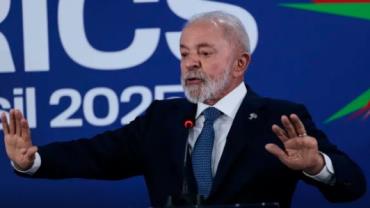 Divergência política sobre IOF é própria da democracia, diz Lula