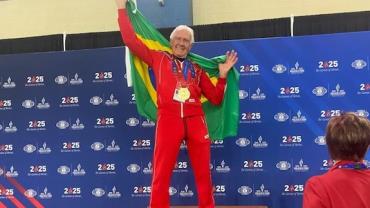 Bombeiro aposentado se torna sensação aos 87 anos após conquistar ouro em "Jogos Olímpicos" das polícias