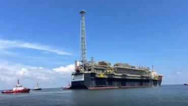 Plataforma da Petrobras que reforçará o pré-sal deixa Singapura