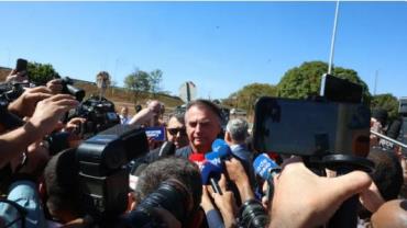 Bolsonaro nega ter descumprido proibição de uso de redes sociais
