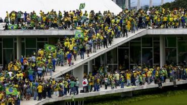 8/1: Moraes manda prender condenado que tirou tornozeleira eletrônica
