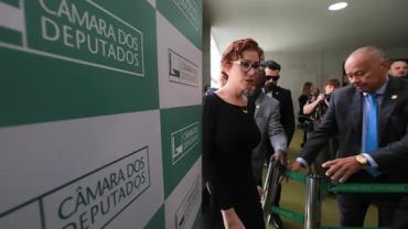Nunes vota por absolvição, mas maioria do STF condena Carla Zambelli