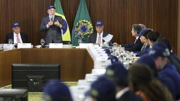Lula diz que "não tem pressa" para aplicar reciprocidade contra os EUA