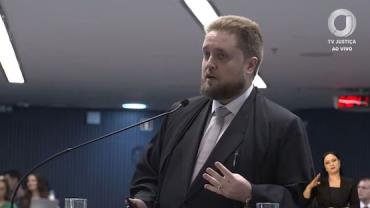 Defesa de Heleno afirma que general se afastou de Bolsonaro e cita reportagens como prova
