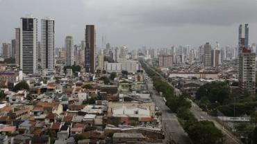 COP30: Belém vira galeria a céu aberto com estátuas de onças coloridas
