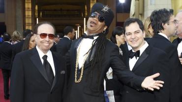 Carlinhos Brown e Sérgio Mendes chegam à cerimônia do Oscar