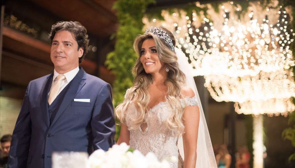 Ex-BBB Fabiana Teixeira Se Casa Com O Empresário Alessandro Toniello No ...