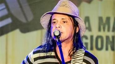 Missinho, vocalista e fundador da banda Chiclete com Banana, morre aos 64 anos