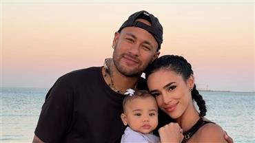 Neymar não se aguenta ao ver a filha lutando contra o sono e cai em gargalhadas; veja vídeo!