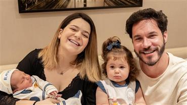 Viih Tube chora ao falar sobre estado de saúde do filho Ravi: "As orações estão fazendo a diferença"