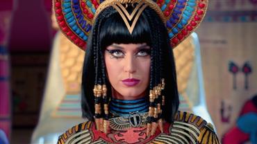 Katy Perry e noiva de Jeff Bezos finalizam viagem espacial em equipe só de mulheres