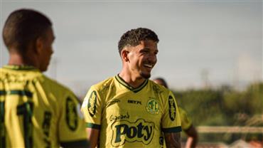 Namorado de Iza, Yuri Lima anuncia aposentadoria do futebol