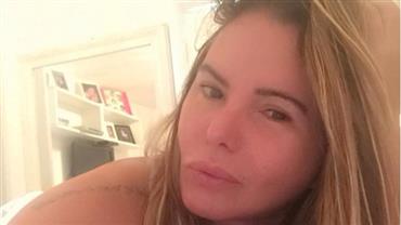 Ex-atriz pede ajuda e relata viver em condições precárias: "Eu preciso morrer"