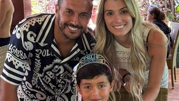 Jogador toma atitude após filho sofrer ataques por usar vestido em festa