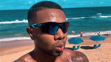 Ex-BBB Davi Brito realiza teste de popularidade em shopping e faz forte desabafo: "Ninguém vem tirar foto"