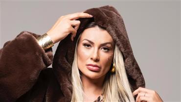 Andressa Urach se explica após declaração sobre o filho: "Eu apanho sempre"