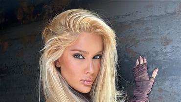 Quem enviou? Karoline Lima ganha flores com cesta de café da manhã e dispara: "Tem que acontecer todo dia"
