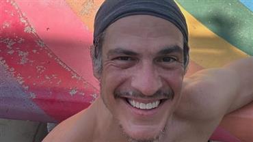 "Emprestei a minha pinta para o Félix e não o contrário", dispara Mateus Solano sobre sexualidade
