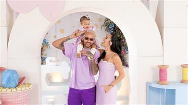 Mavie, filha de Neymar, encanta o público ao imitar o pai antes do clássico paulista; veja vídeo
