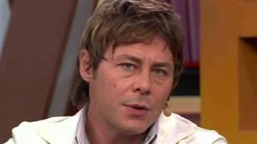 Theo Becker relembra vício em drogas e diz que foi internado 12 vezes: "Sou um sobrevivente"