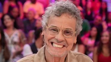 Carlinhos de Jesus samba pela 1ª vez após meses usando cadeira de rodas