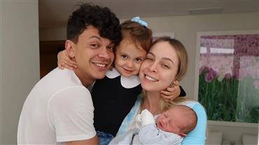 Tata Estaniecki se manifesta após dar beijo em Cocielo