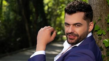 Luto! Cantor morre nos braços da esposa após sofrer uma parada cardíaca: "Espero te encontrar"