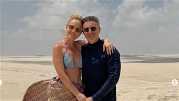 Angelica comemora 52 anos e surge de topless durante viagem de comemoração: "Dias felizes"