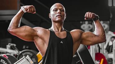 Influenciador morre aos 26 anos após enfrentar câncer ósseo