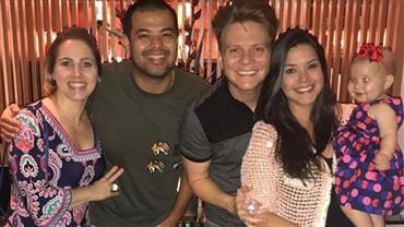 Filha de Michel Teló e Thais Fersoza rouba cena com sorrisos na web
