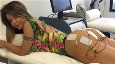 De fio dental, Cacau Colucci revela apelido "carinhoso" do próprio bumbum