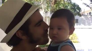 Caio Castro brinca com filho de Antonia Fontenelle e atriz dispara: "Vai ser pai em breve"
