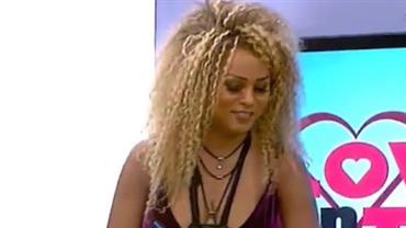 Miss Bumbum Erika Canella dá "surra de bunda" em reality show de Portugal