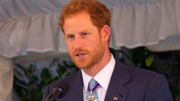 Príncipe Harry diz que buscou ajuda psicológica para superar "caos total" após morte de Diana