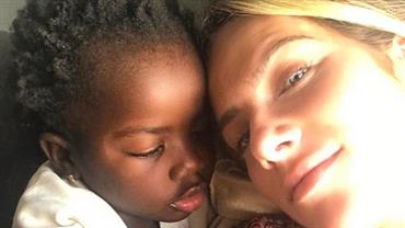 Giovanna Ewbank posta selfie com filha Titi e seguidor se derrete: "Meu coração se encheu de amor"