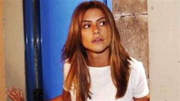 Cleo Pires relembra foto aos 22 anos e faz desabafo: "me sentia muito reprimida"