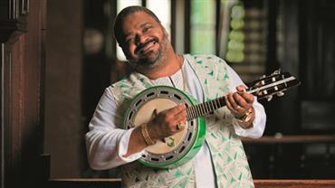 Filho de Arlindo Cruz relata melhora do sambista: "Ficou sentado pela 1ª vez"