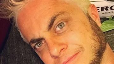 Barbudo, Thammy Miranda ostenta look platinado e fã brinca: "Loira do Tchan"