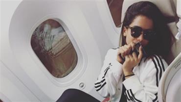 Anitta posa dentro de avião e faz mistério: "Qual será a trip dessa vez?"